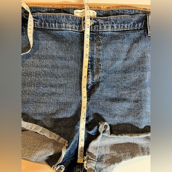 Abercrombie & Fitch The Mom Short High Rise Denim Cut off Shorts W37 Plus sz 24 - Picture 7 of 7